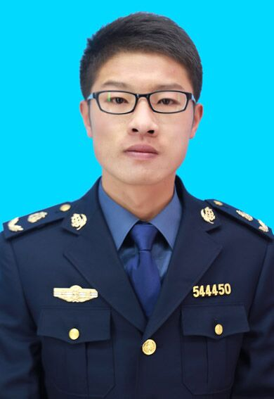 优秀毕业生——徐荣