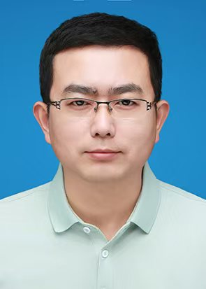 周建华